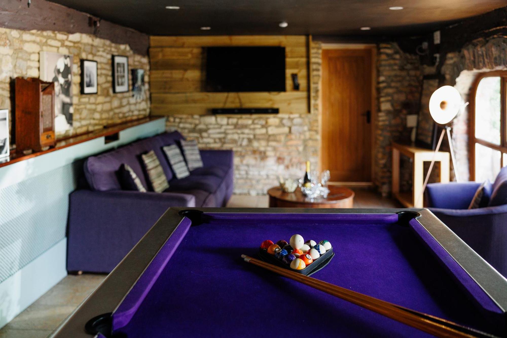 The West Barn Near Bath, Sleeps 24 And 2 Hot Tubs Villa Bristol Exterior photo