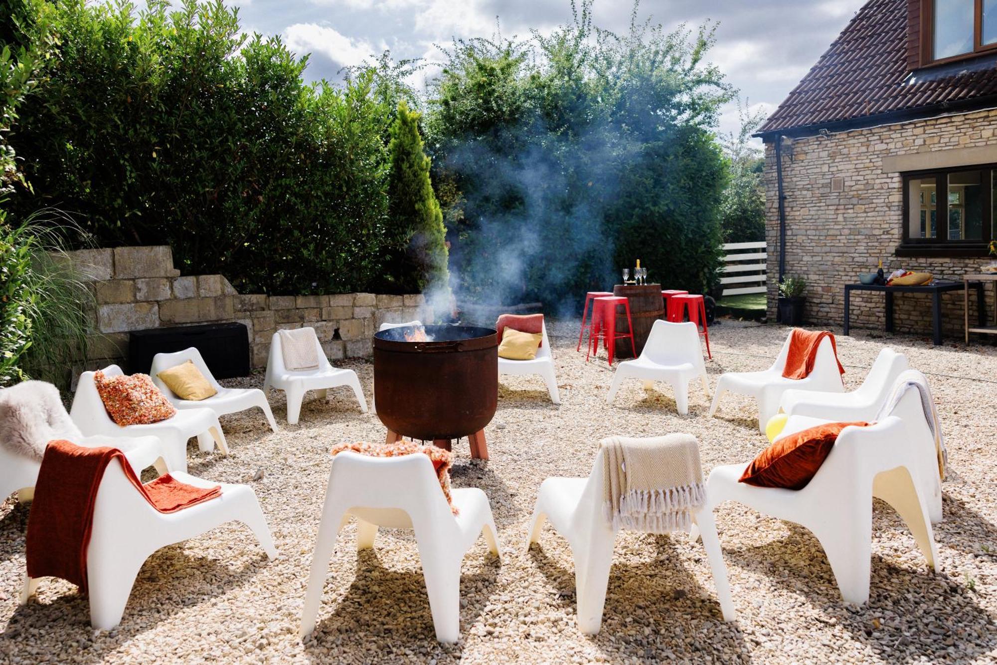 The West Barn Near Bath, Sleeps 24 And 2 Hot Tubs Villa Bristol Exterior photo