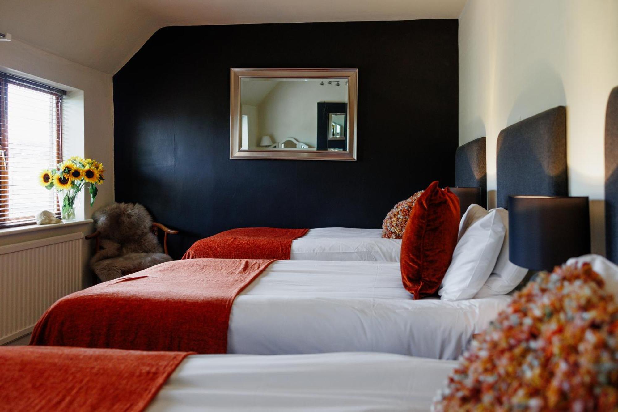 The West Barn Near Bath, Sleeps 24 And 2 Hot Tubs Villa Bristol Exterior photo