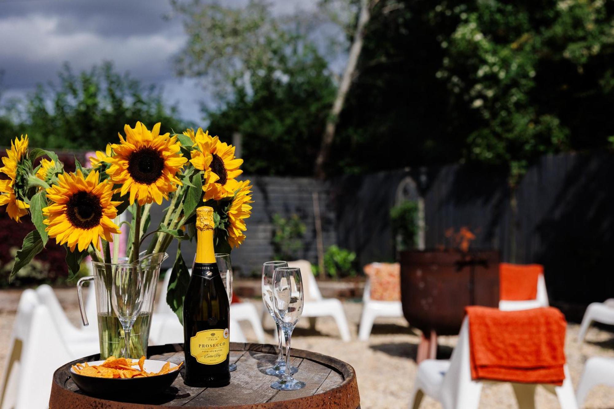 The West Barn Near Bath, Sleeps 24 And 2 Hot Tubs Villa Bristol Exterior photo