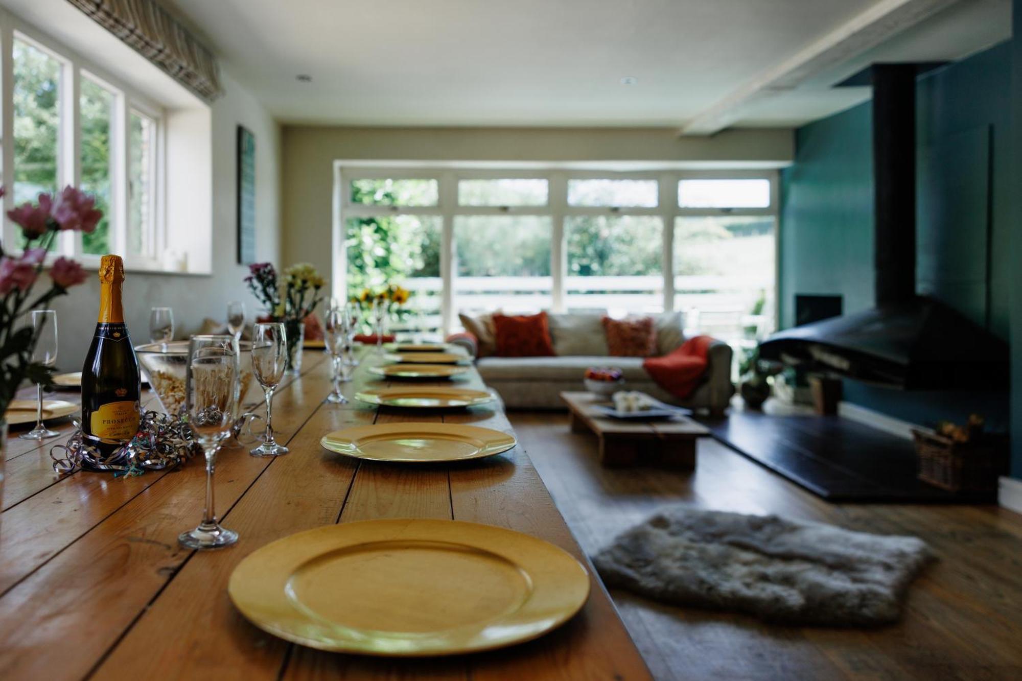 The West Barn Near Bath, Sleeps 24 And 2 Hot Tubs Villa Bristol Exterior photo